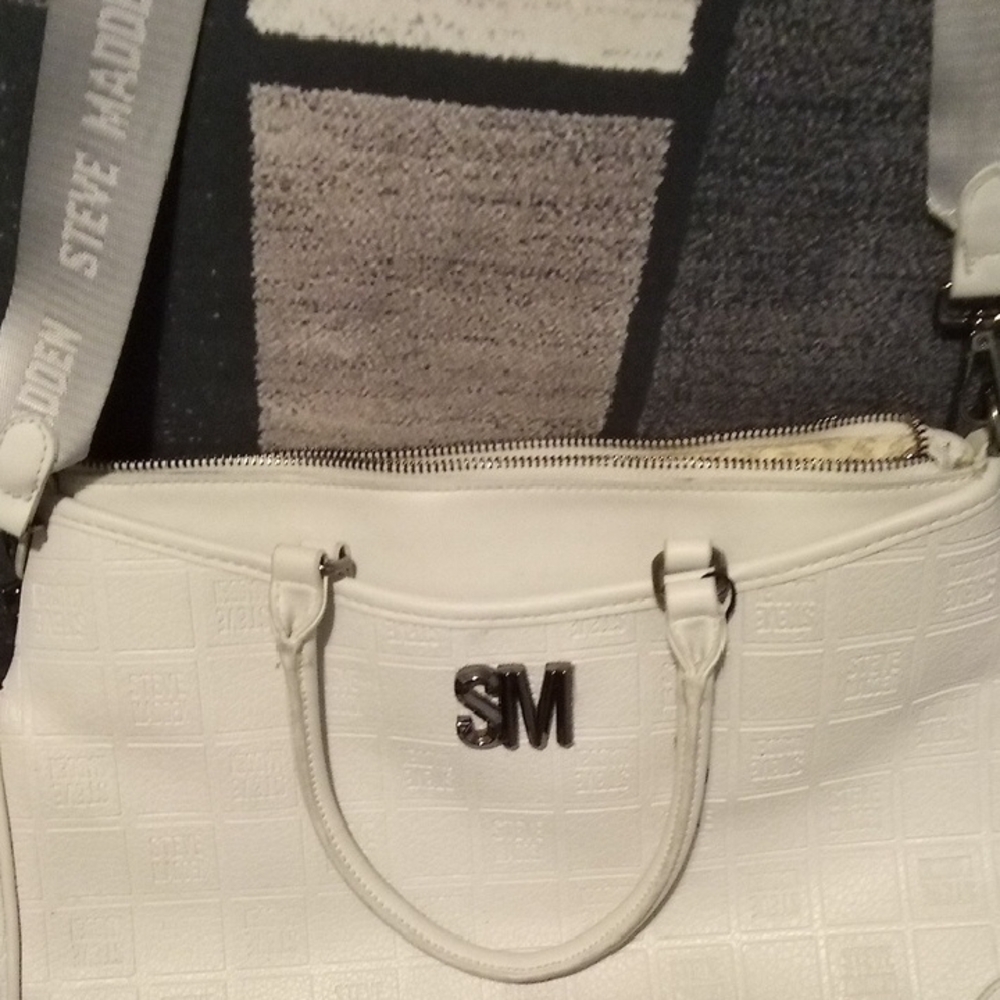 Steve Madden White Shoulder Bag with Logo